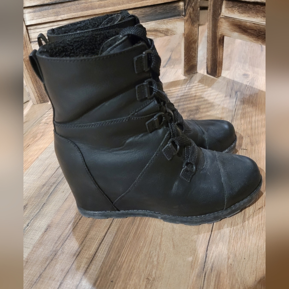 💥3/ $25, Boots, Size 9, Wedge